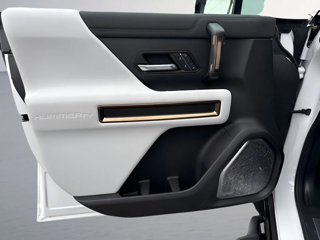 Used 2024 Interstellar White GMC 2X image 30