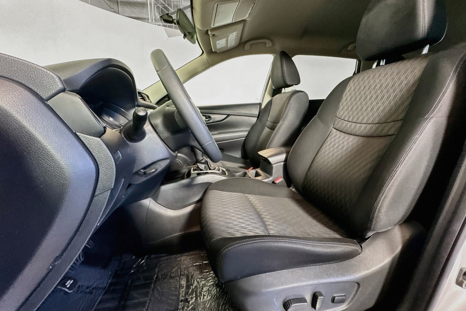 Used 2017 Brilliant Silver Nissan SV image 18