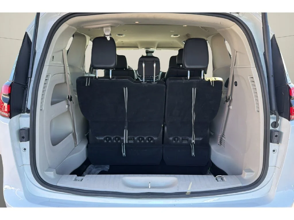 Used 2024 White Chrysler Touring L image 10