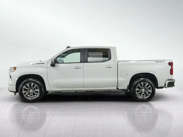 Used 2024 Summit White Chevrolet RST image 2