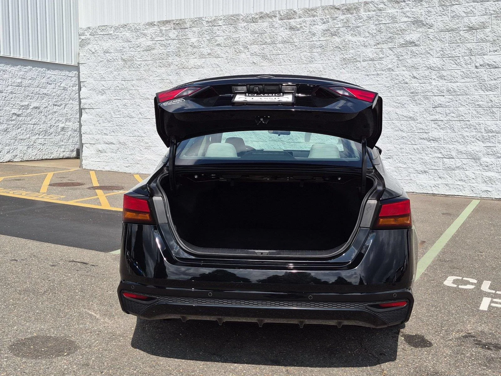 Used 2025 Super Black Nissan SV image 32