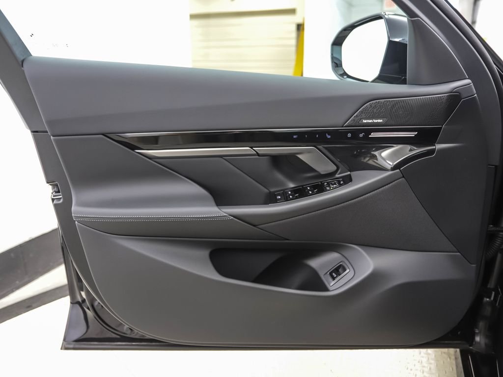 Used 2026 Carbon Black Metallic BMW 530i xDrive image 10