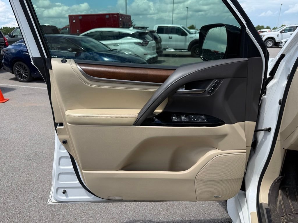 Used 2017 White Lexus 570 image 7