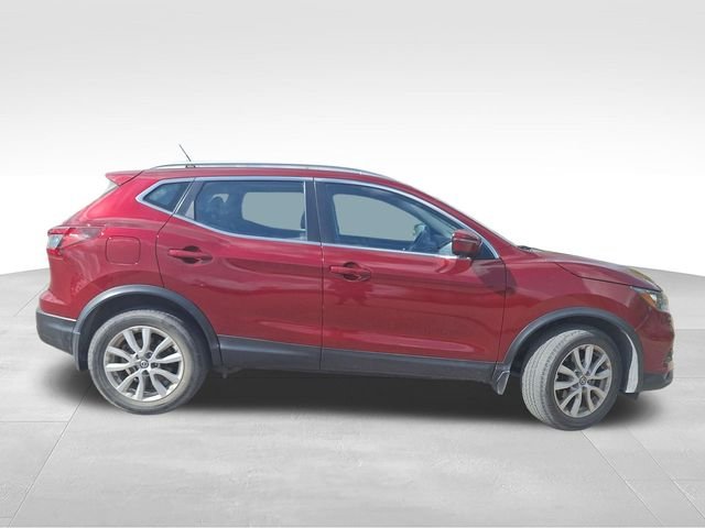 Used 2022 Red Nissan SV image 9
