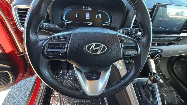2023 Hyundai Venue SEL - Photo 16