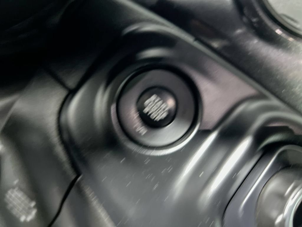 Used 2020 Silver Jeep Unlimited Sport Altitude image 21