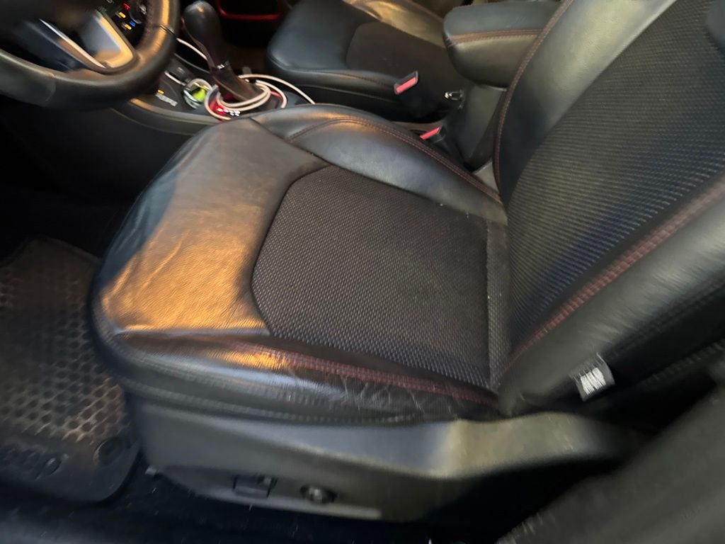 Used 2017 Blue Jeep Trailhawk image 10