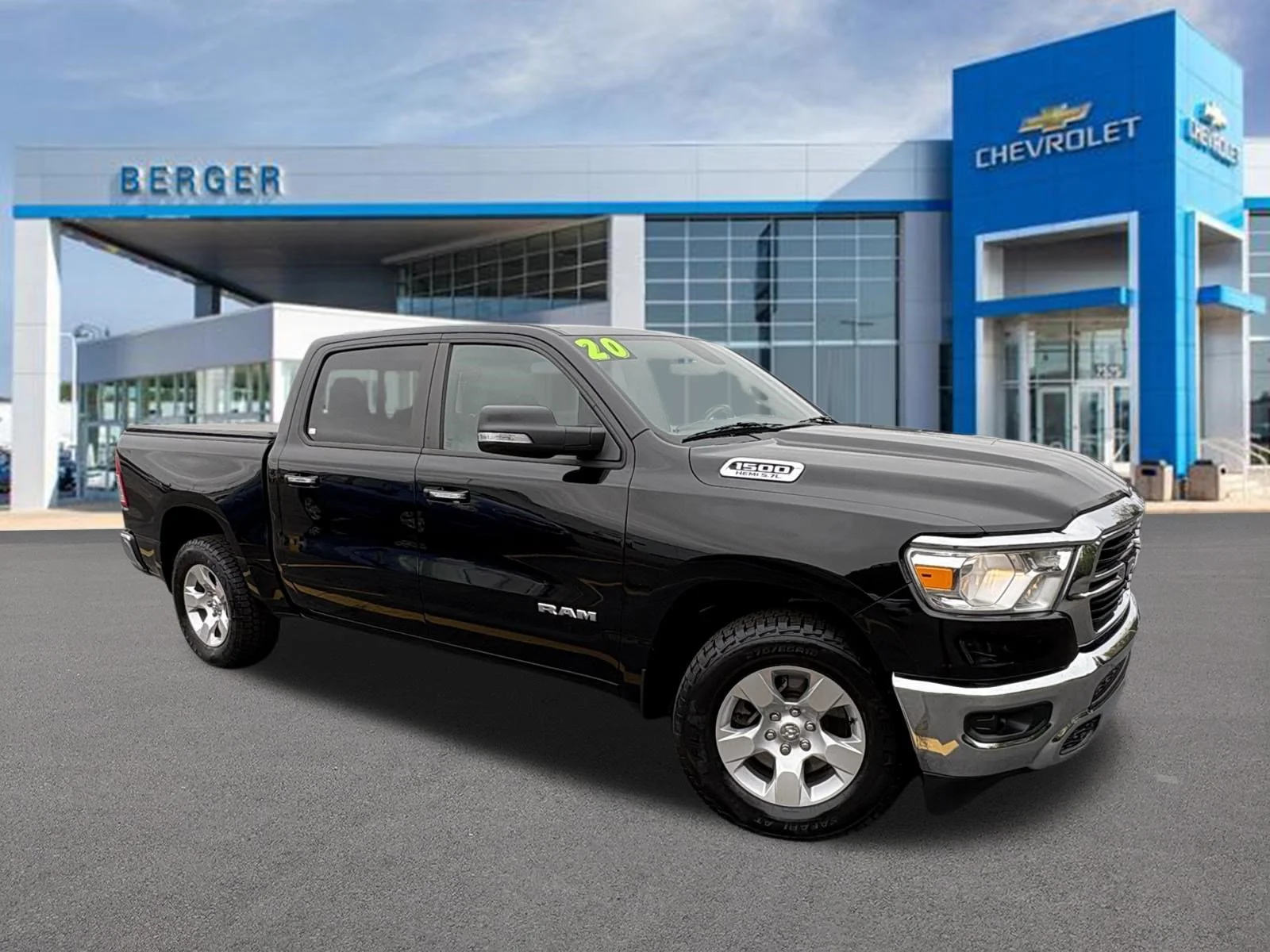 2020 RAM 1500 Big Horn/Lone Star 4x4 Crew Cab 5'7's photo