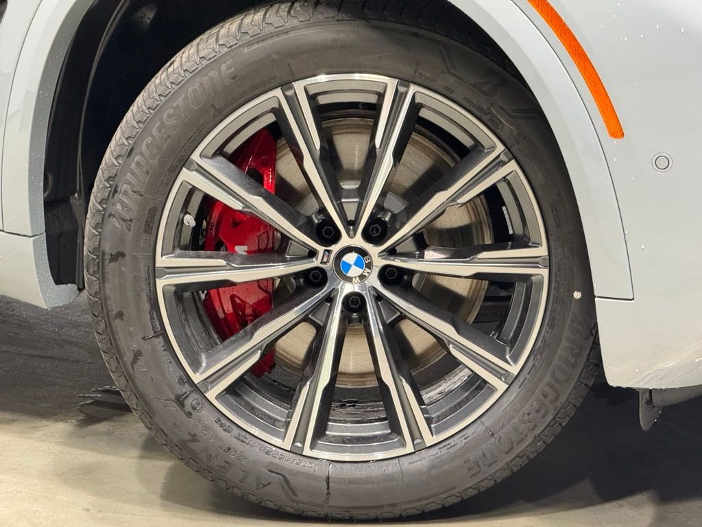 Used 2026 Brooklyn Grey Metallic BMW M60i image 7