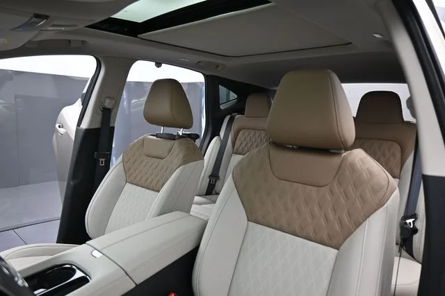 New 2026 Gold Nissan Platinum image 31