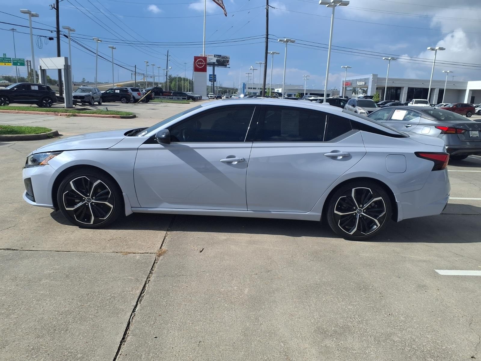 2024 Nissan Altima 2.5 SR Gray at Robbins Nissan