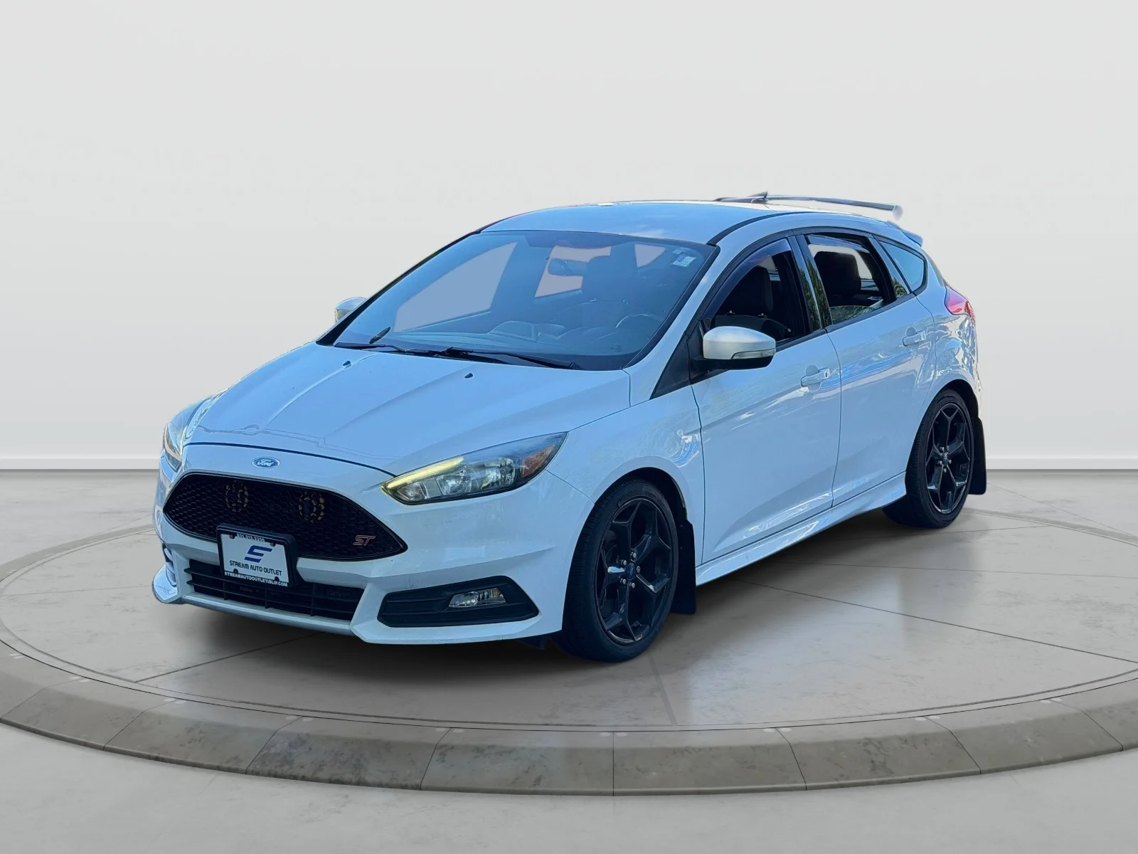 Used 2015 White Ford ST image 3