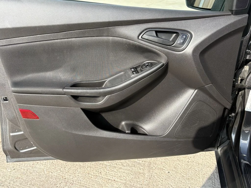 Used 2018 Magnetic Ford S image 10