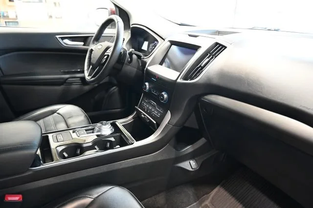 Used 2020 Red Ford SEL image 13