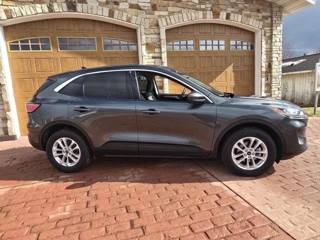 Used 2020 Ford Escape SE with VIN 1FMCU9G61LUA77999 for sale in Milladore, WI