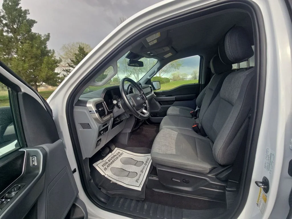 Used 2021 Oxford White Ford XLT image 25