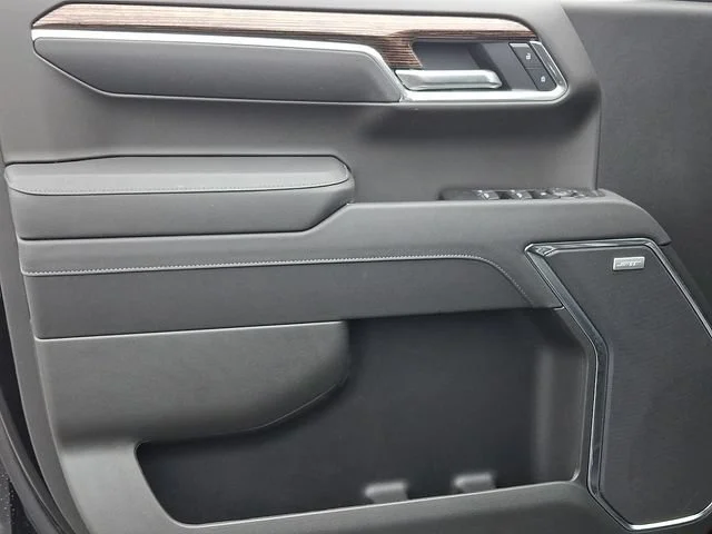 New 2026 Onyx Black GMC Elevation image 9