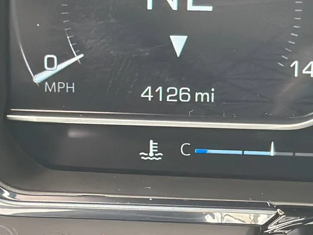 Used 2025 Summit White GMC SLE image 27