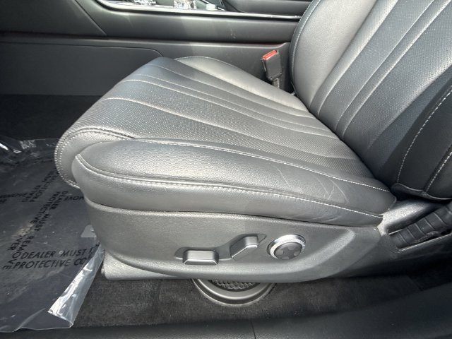 Used 2025 Black Genesis 2.5T image 12