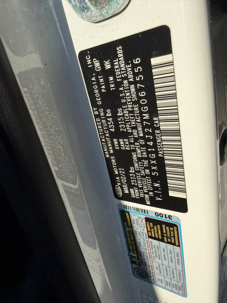 Used 2021 White Kia LXS image 26