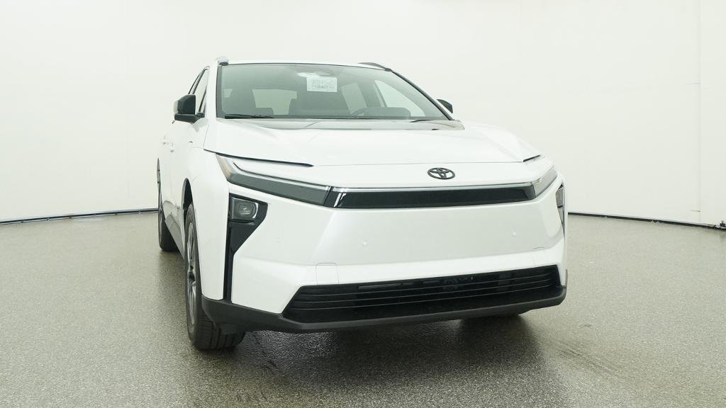 New 2026 Wind Chill Pearl Toyota XLE image 37