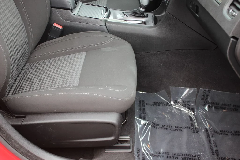 Used 2023 Red Dodge SXT image 33