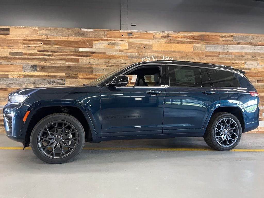 New 2026 Fathom Blue Pearl-Coat Exterior Paint Jeep Summit image 17