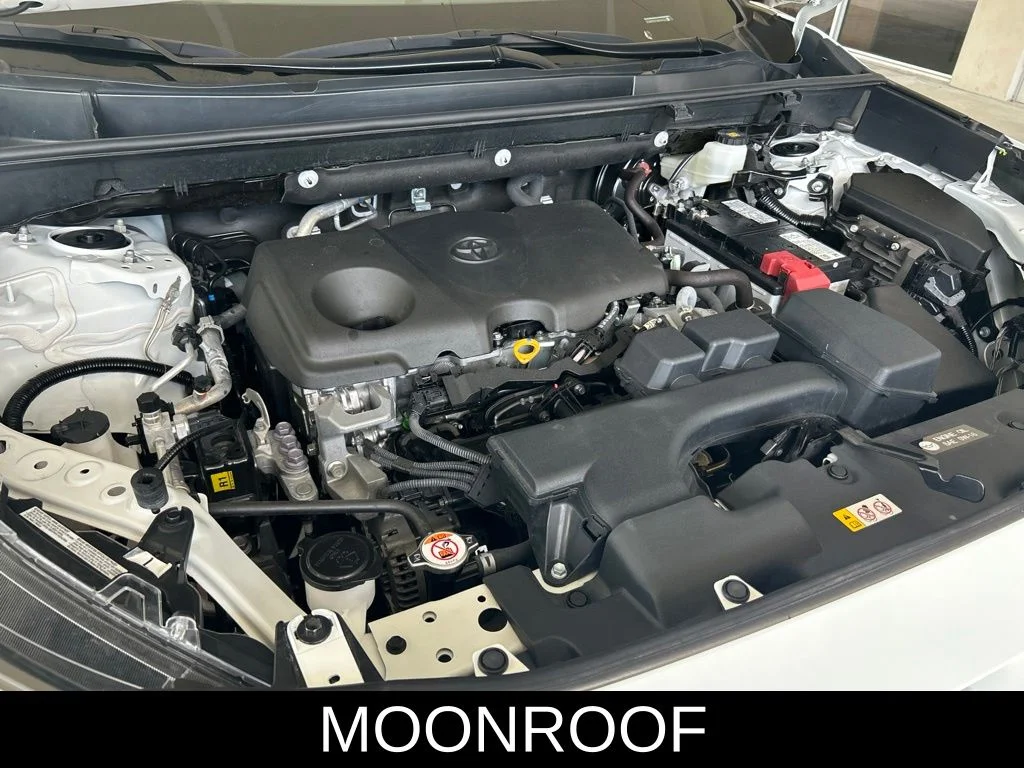 Used 2025 White Toyota XLE image 12