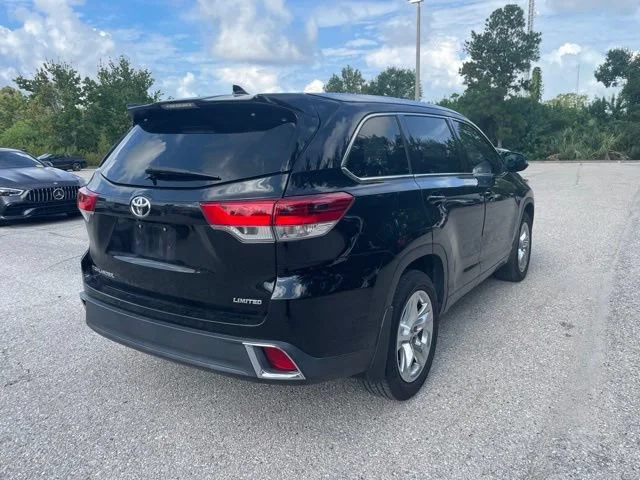 Used 2018 Midnight Black Metallic Toyota Limited image 2