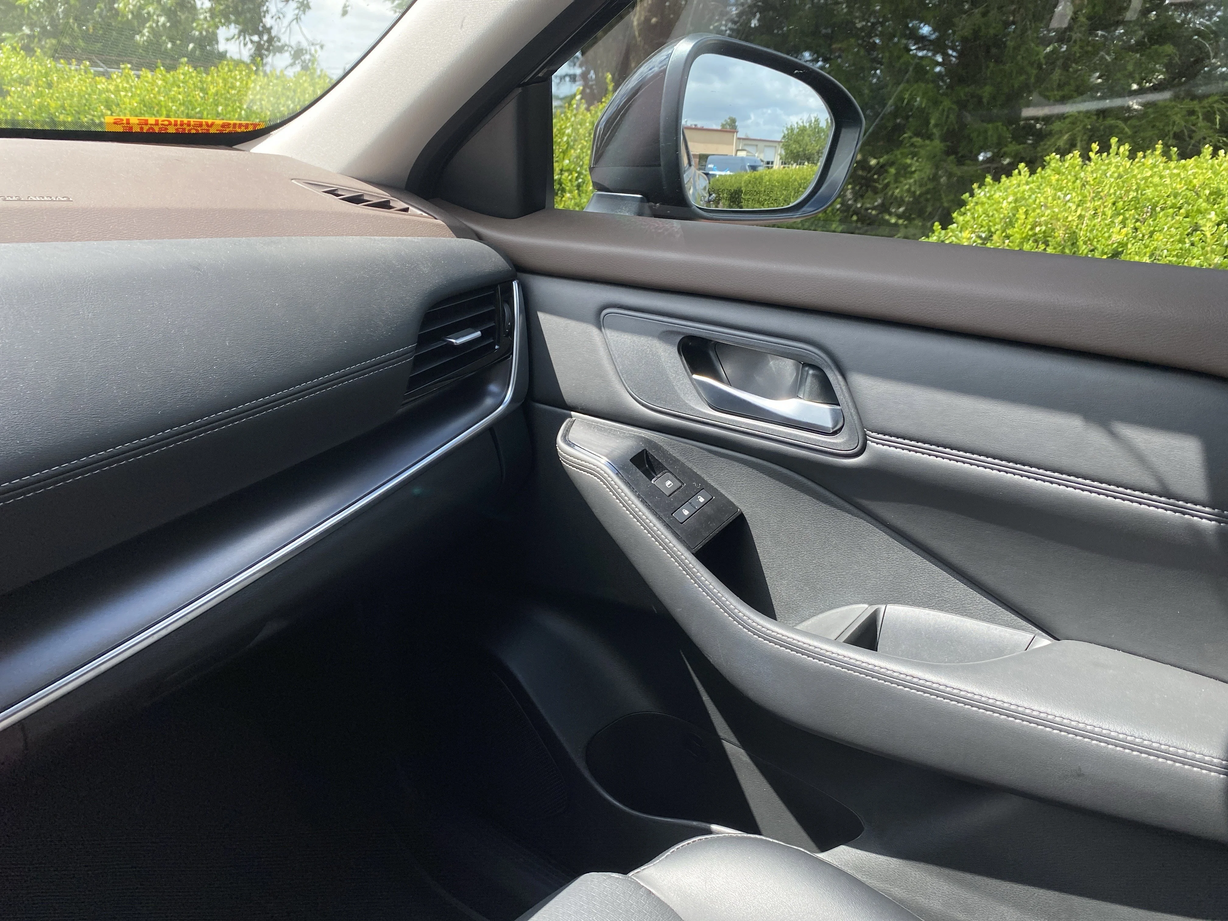 Used 2023 Super Black Nissan SV image 23