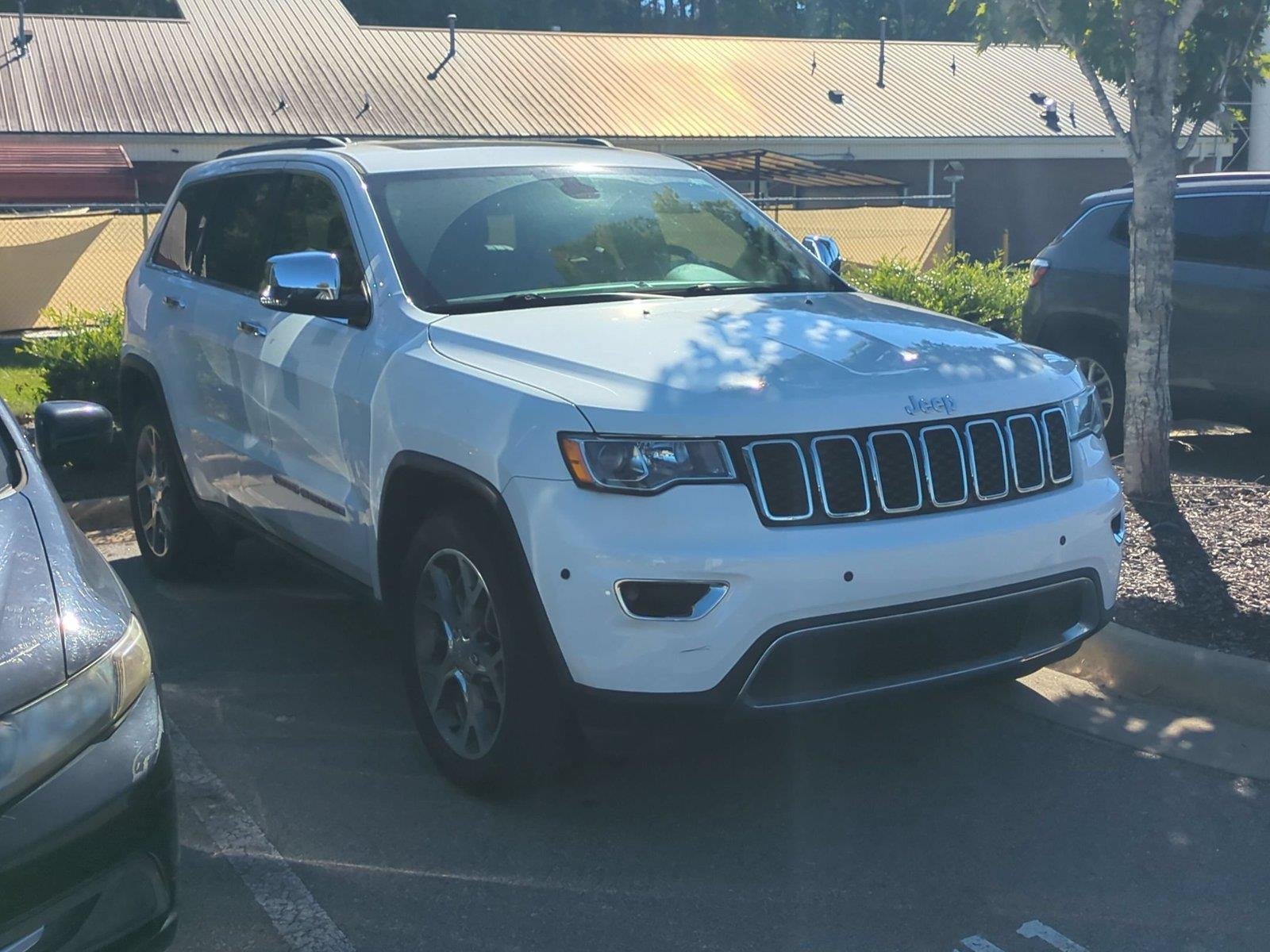 Used 2020 Bright White Clearcoat Jeep Limited image 3
