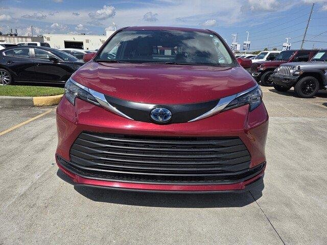 Used 2025 Ruby Flare Pearl Toyota LE image 8