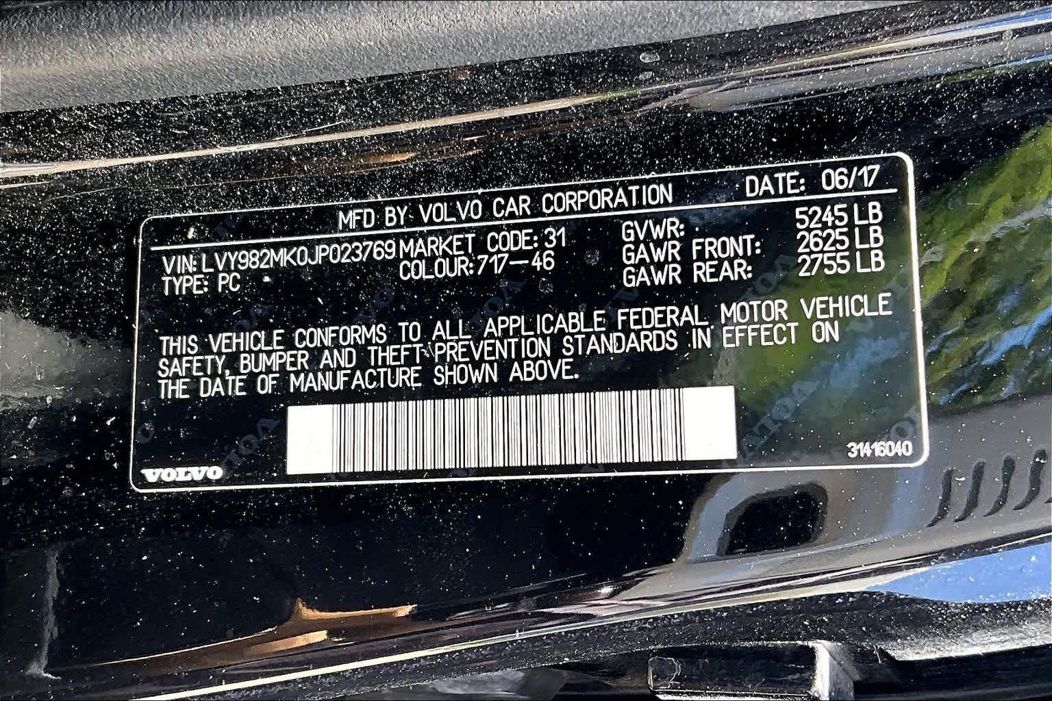 Used 2018 Onyx Black Metallic Volvo Momentum image 35