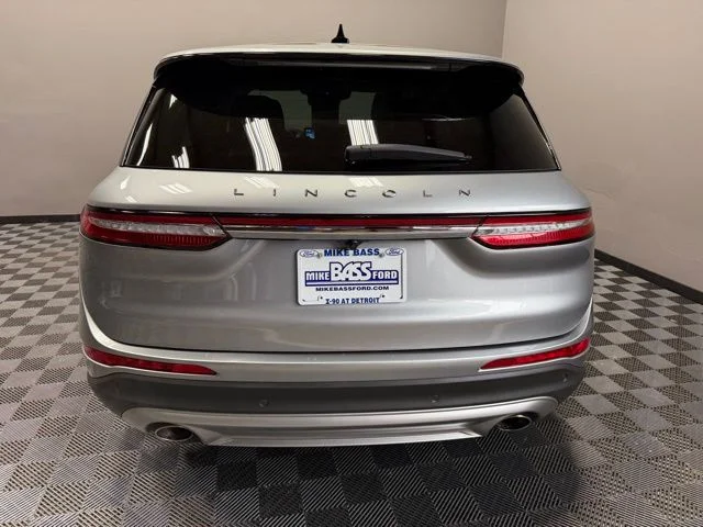 Used 2023 Silver Lincoln Standard image 10