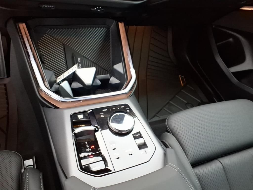 New 2026 Skyscraper Grey Metallic BMW 30 xDrive image 10