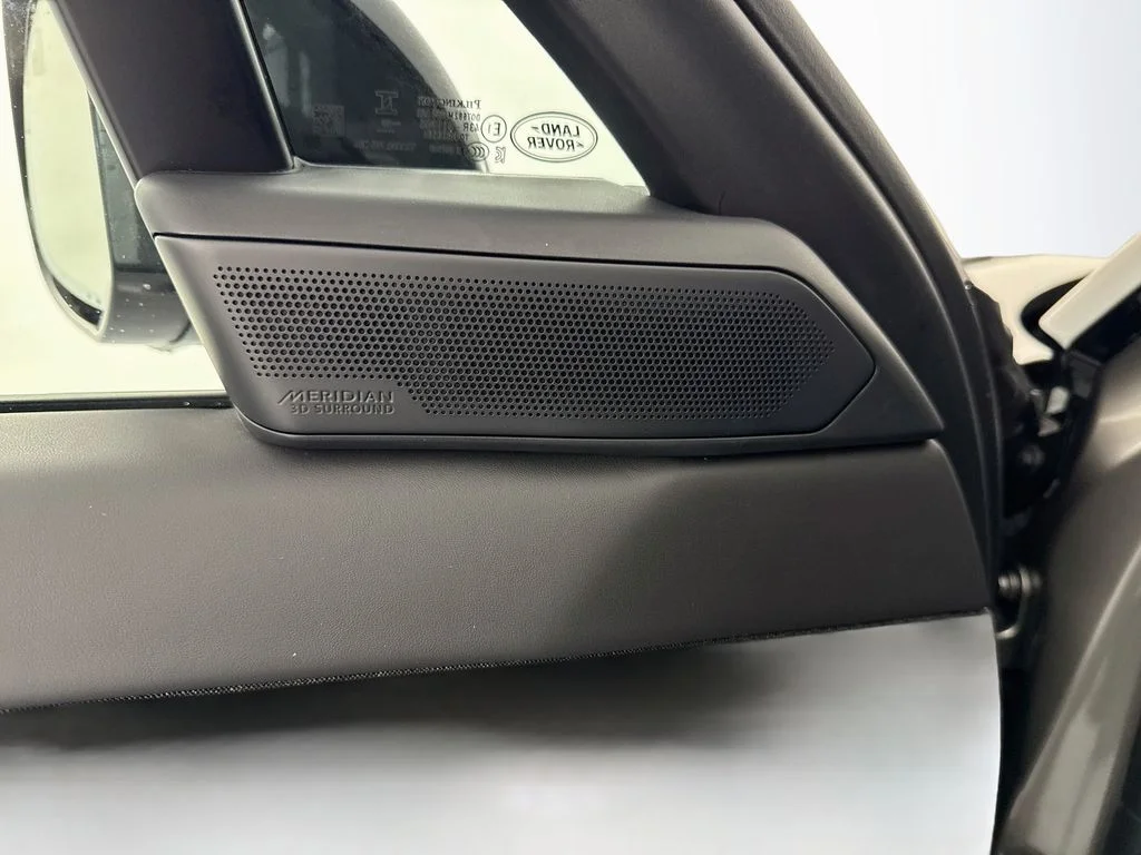 New 2026 Flux Silver Ultra Mettalic Gloss Land Rover Dynamic SE image 19