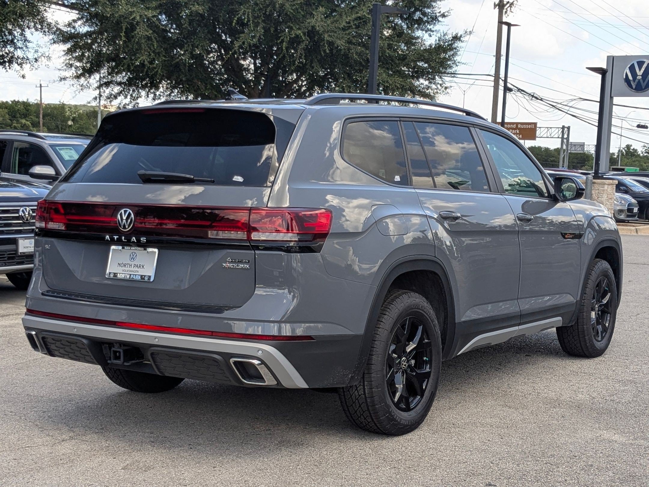 New 2026 Pure Gray Metallic Volkswagen 2.0T Peak Edition image 2