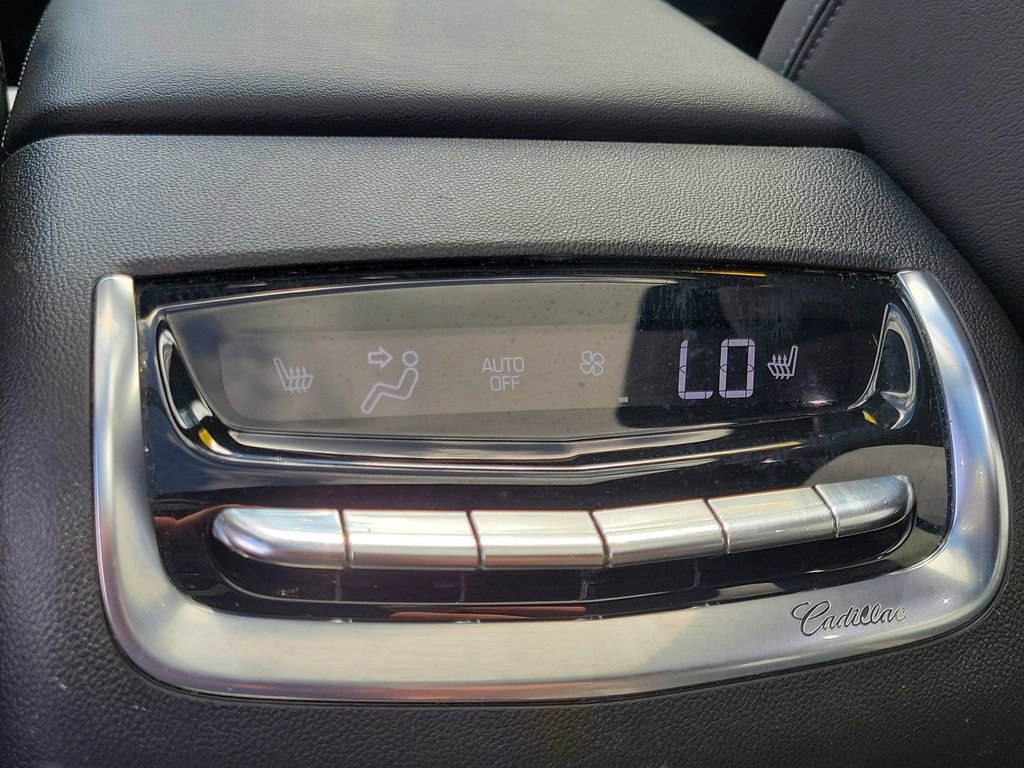 Used 2020 RED HORIZON TINTCOAT Cadillac AWD Premium Luxury image 16