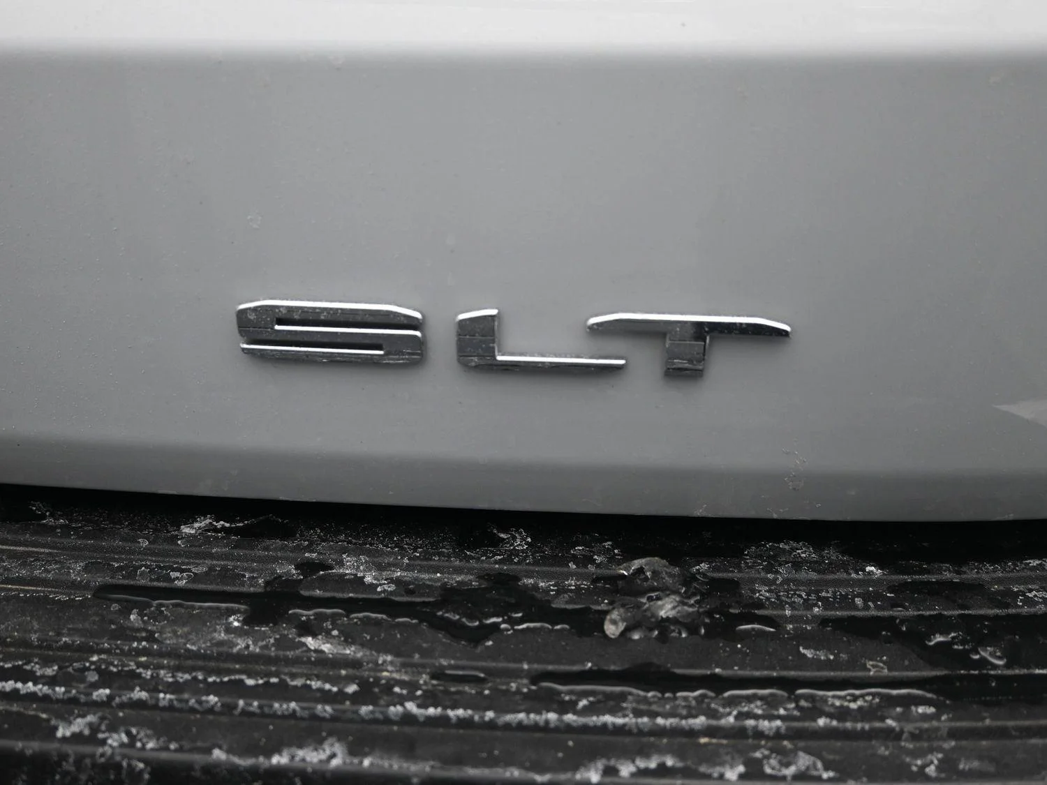 Used 2022 Summit White GMC SLT image 19