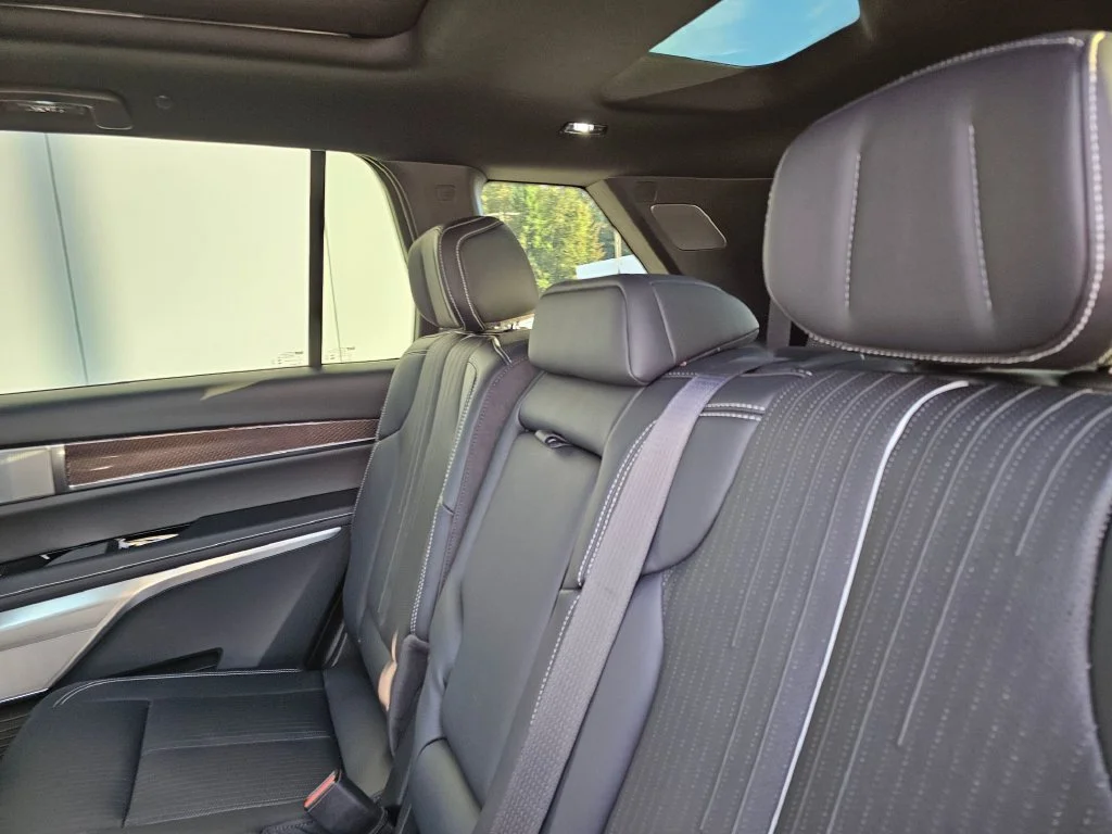 2027 Cadillac VISTIQ Sport - Photo 20