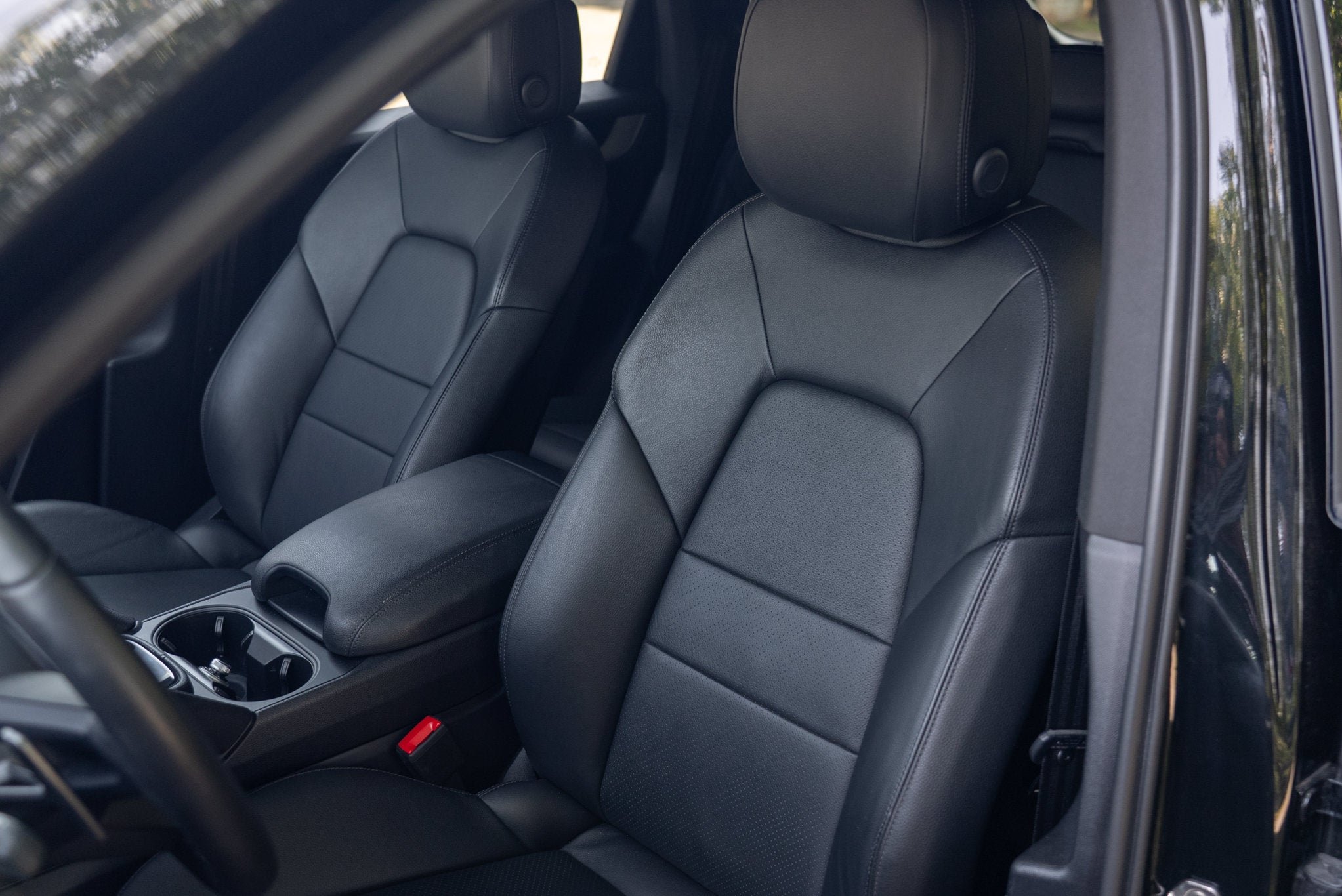 Used 2025 Chromite Black Metallic Porsche Base image 20