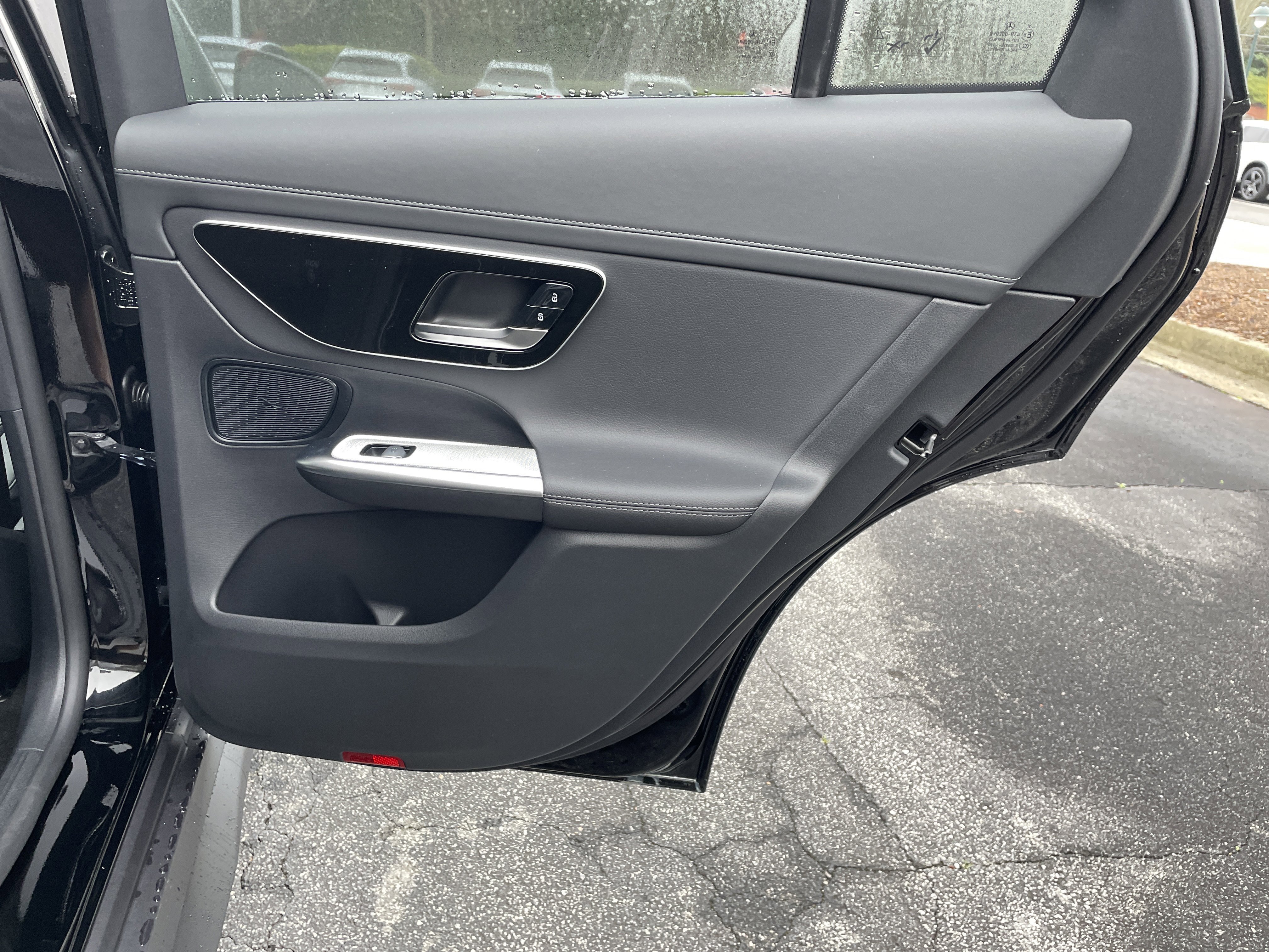 New 2026 Black Mercedes-Benz GLC 300 SUV image 38