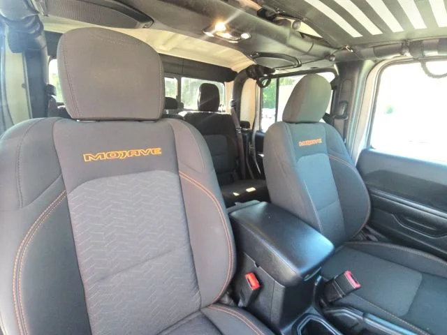 Used 2020 Silver Jeep Mojave image 24