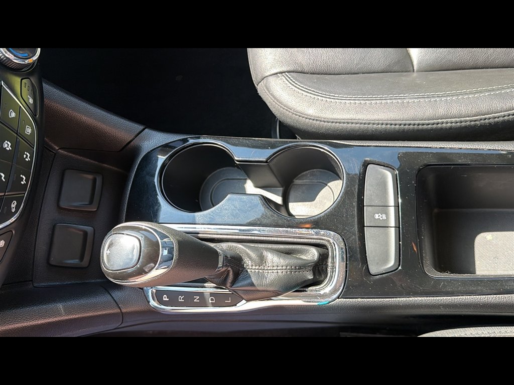 Used 2018 Graphite Metallic Chevrolet Premier image 21