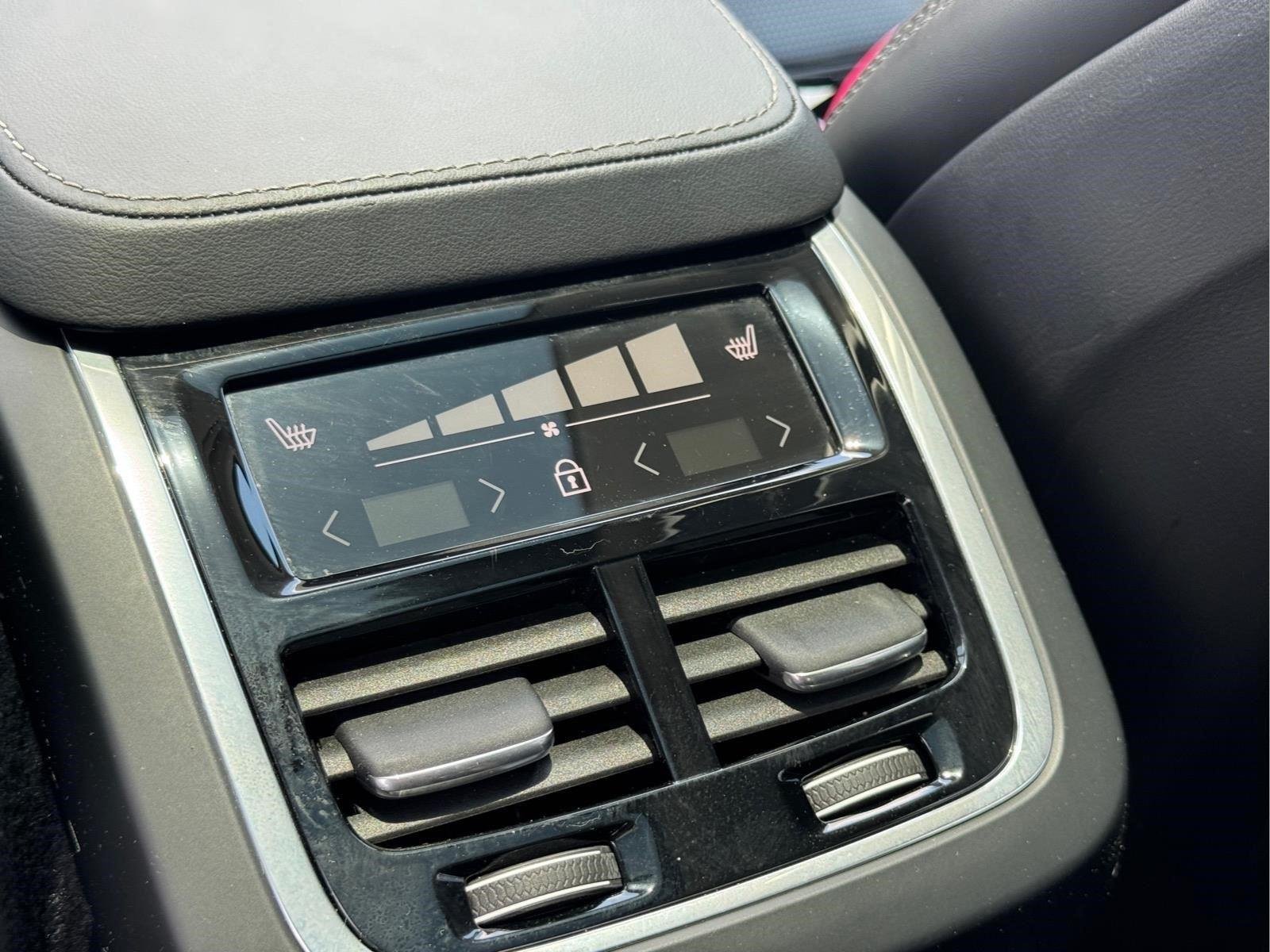 Used 2024 Crystal White Metallic Volvo Ultimate Bright Theme image 16