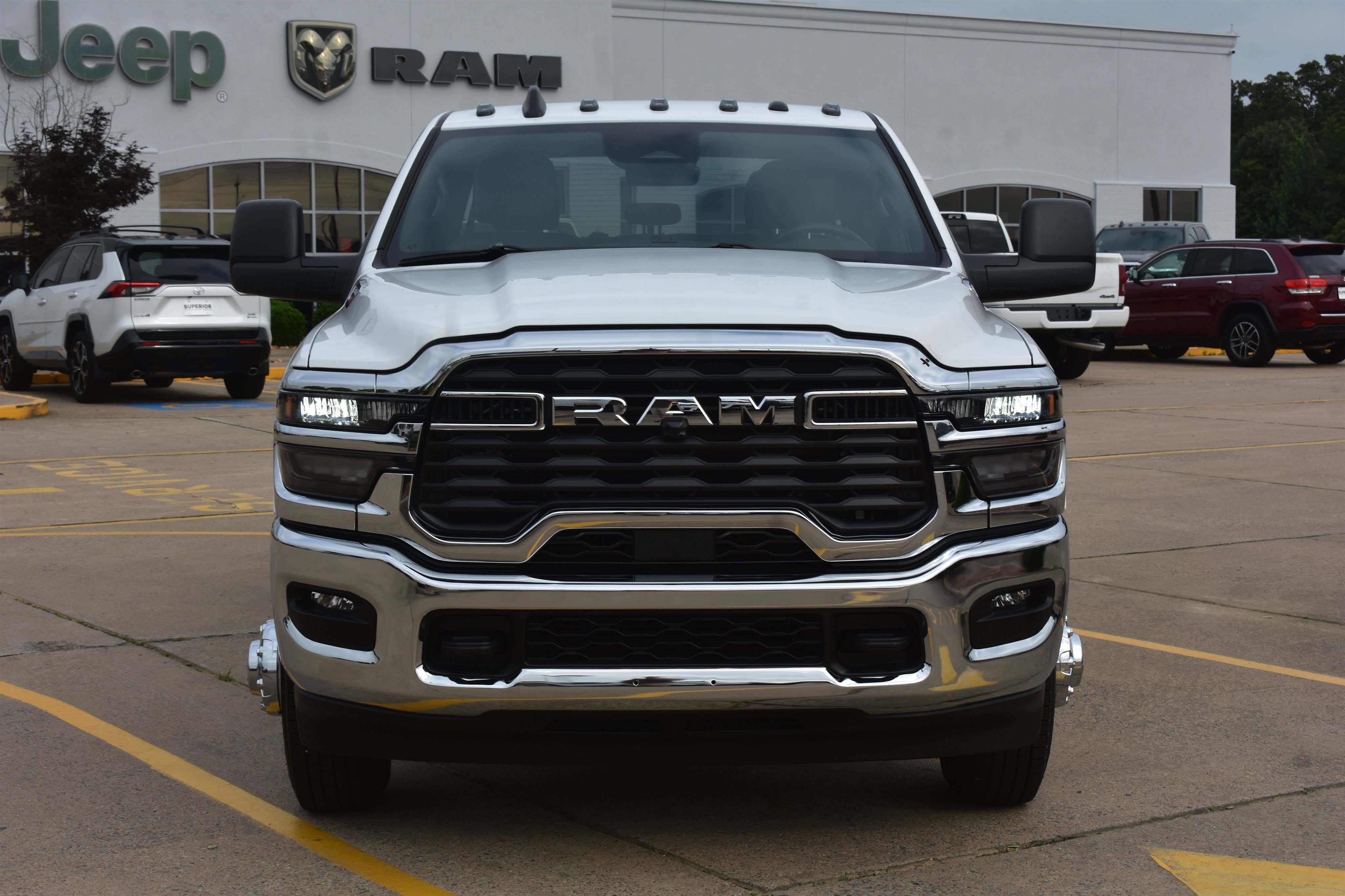 New 2026 Bright White Clear-Coat Exterior Paint RAM Tradesman image 2