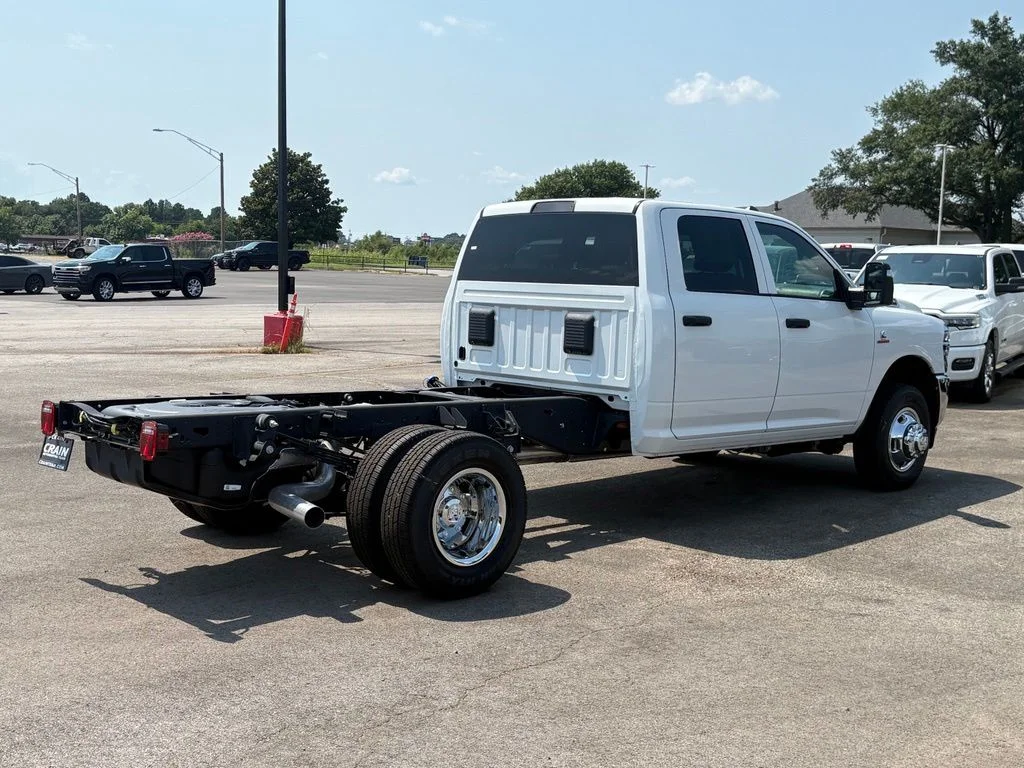New 2026 Bright White Clear-Coat Exterior Paint RAM Tradesman image 7