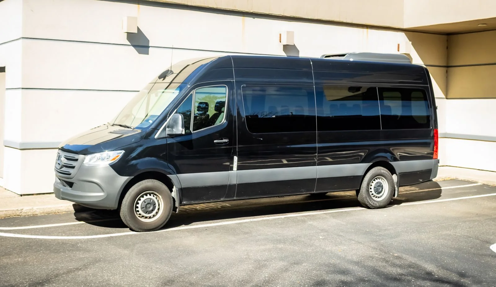 Used 2025  Mercedes-Benz Passenger 170 WB image 3