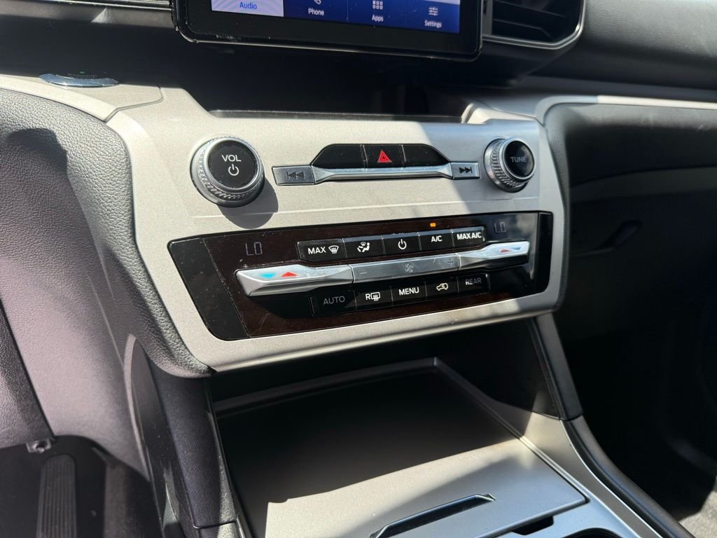 Used 2020 Oxford White Ford XLT image 16