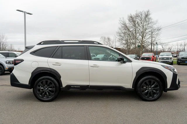 Used 2023 White Subaru Onyx Edition image 5